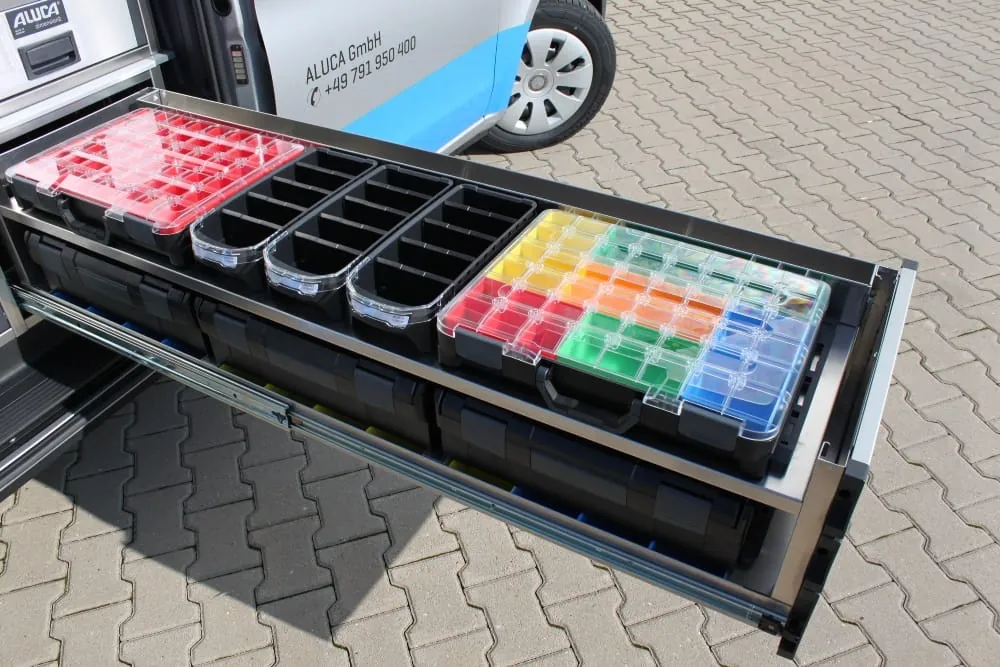 Den Transporter seitlich beladen