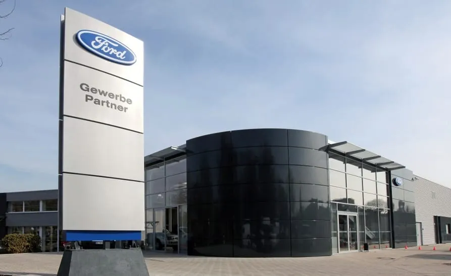 Ford erhöht Service für Gewerbekunden
