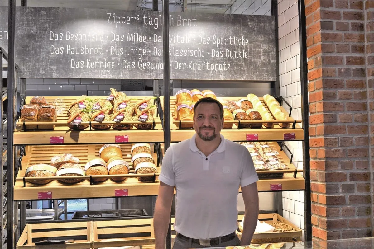 Bäckerei setzt auf Kraftdach, Eisspeicher und Wärmepumpe