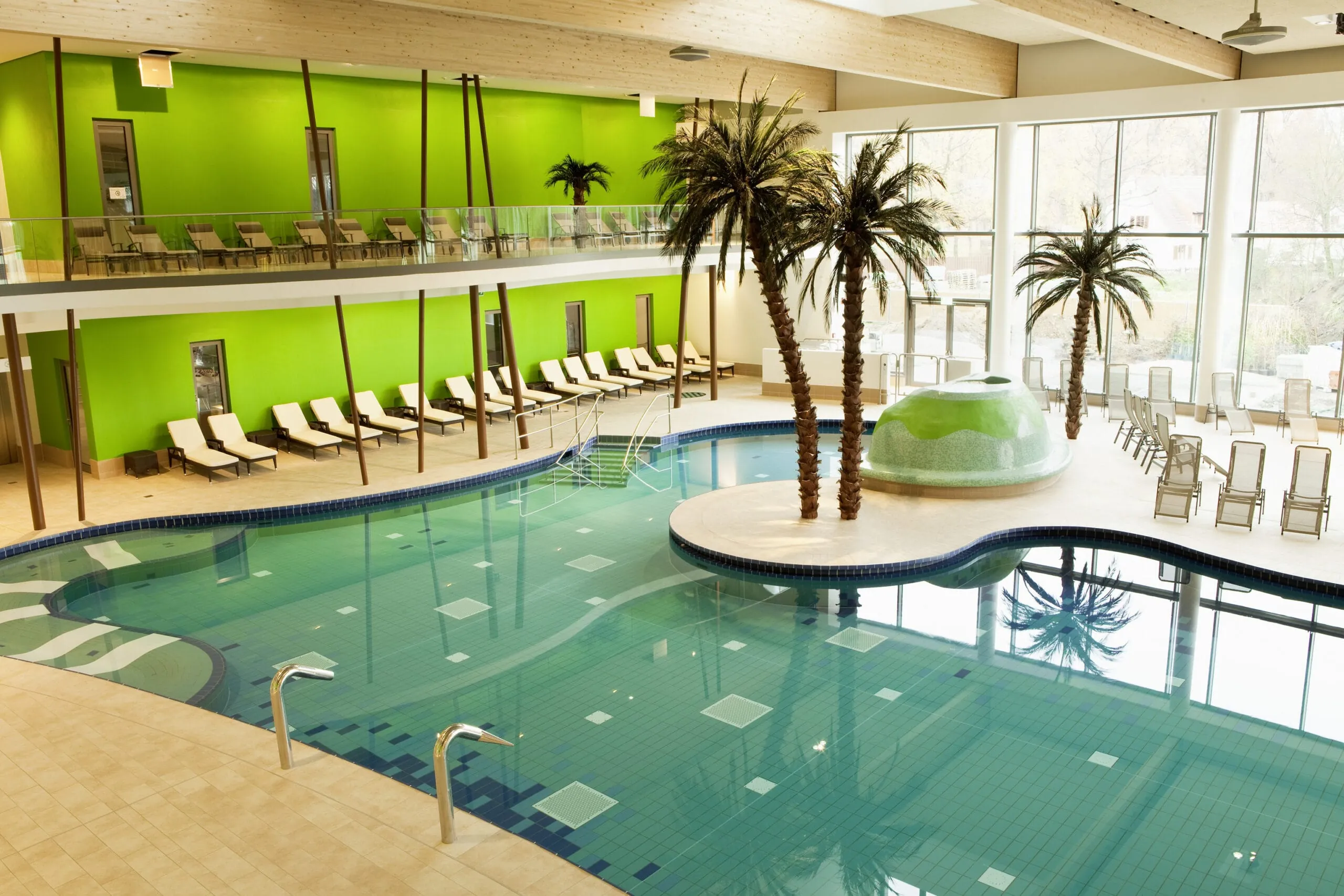 Erstes Passivhaus-Hallenbad Europas