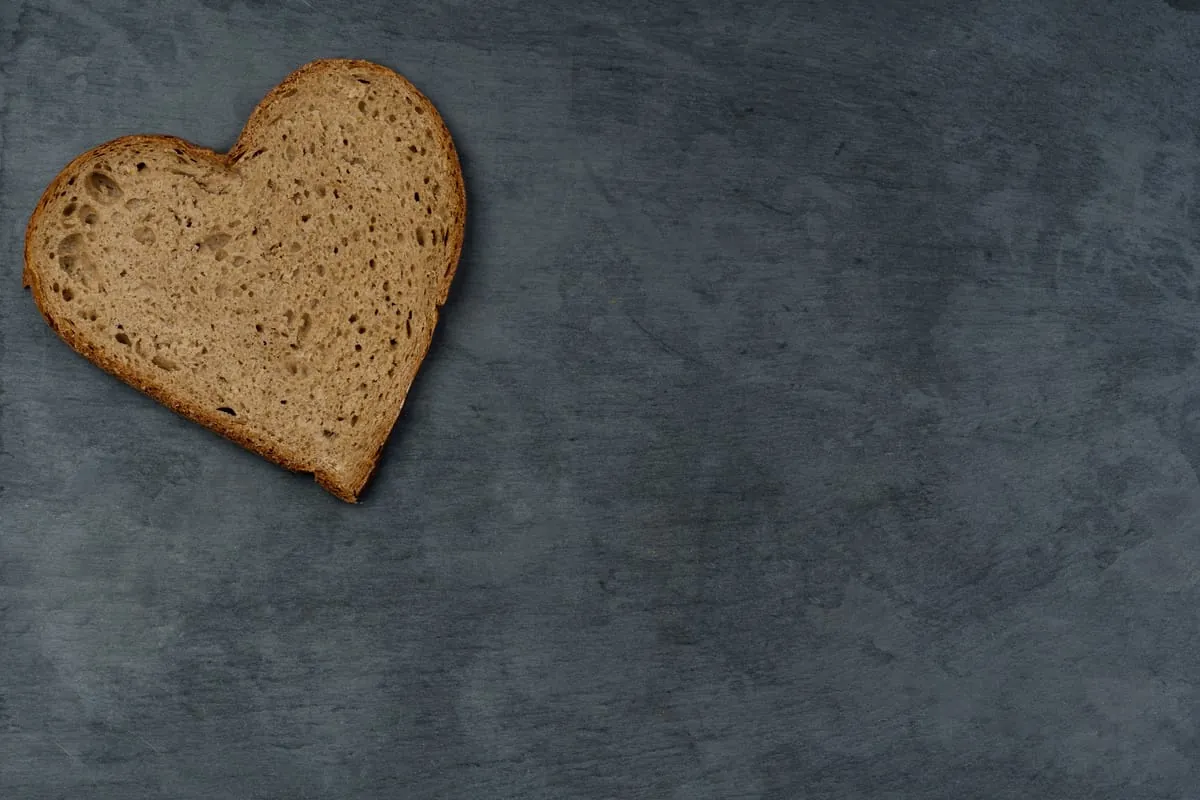 Backwaren im Müll: 5 Alternativen, die besser sind als Wegwerfen