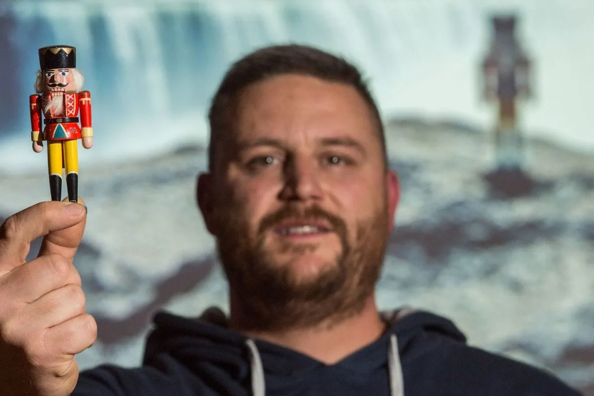 Die Geschichte des wohl meistgereisten Nussknackers der Welt