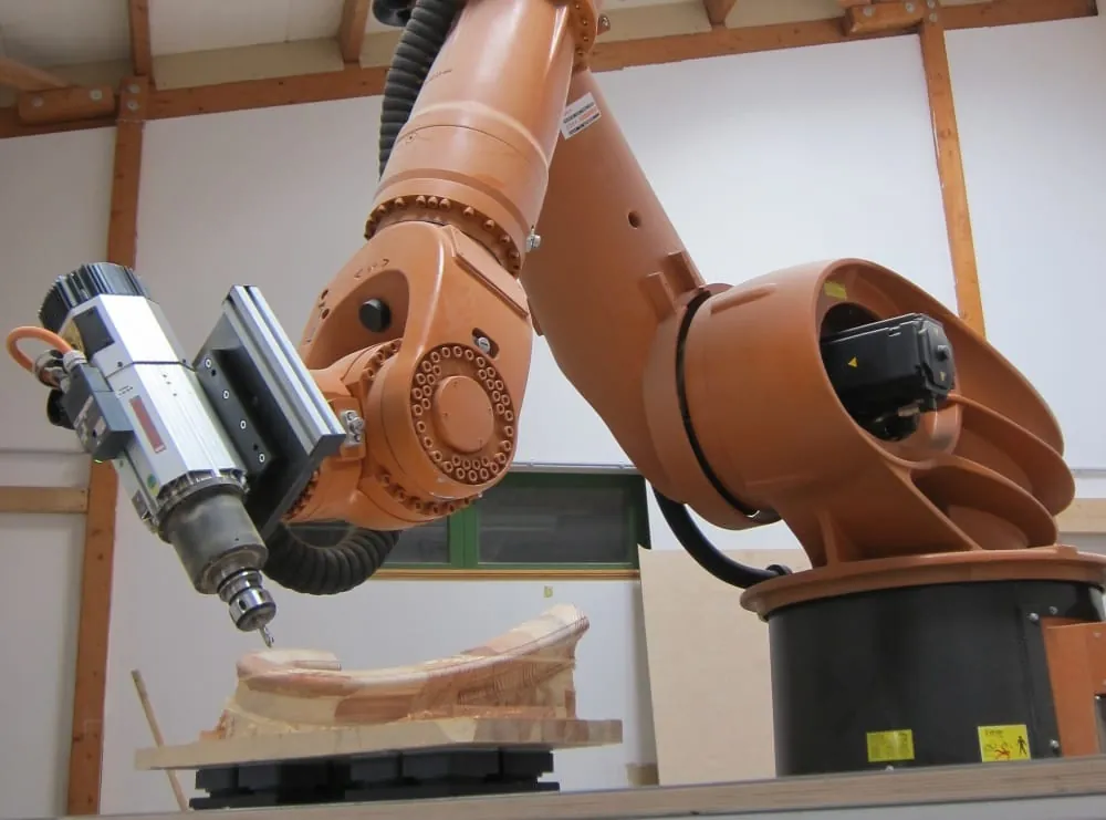 Tischlerei Eigenstetter setzt auf Robotertechnik