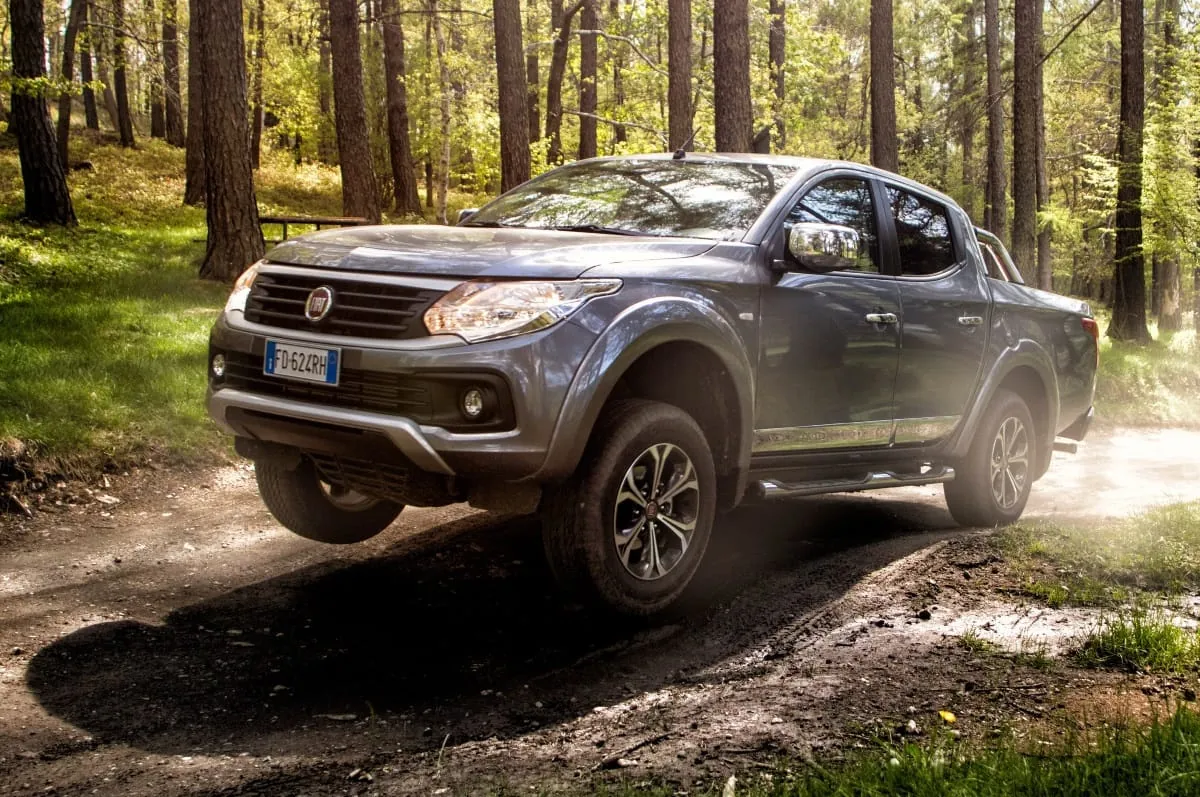 Fullback: Ein Fahrzeug für Arbeit und Freizeit