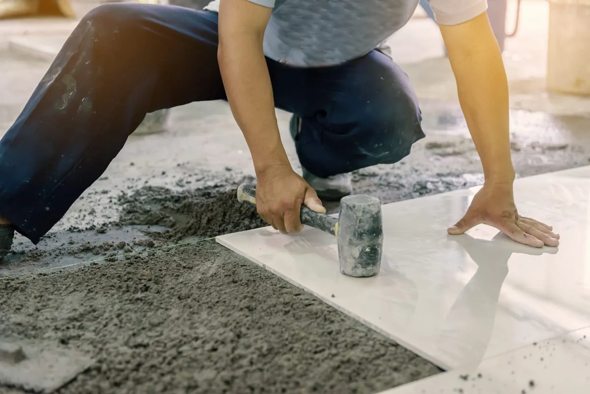 Rückkehr zur Meisterpflicht: Vermehrt Defizite bei Fliesenlegern