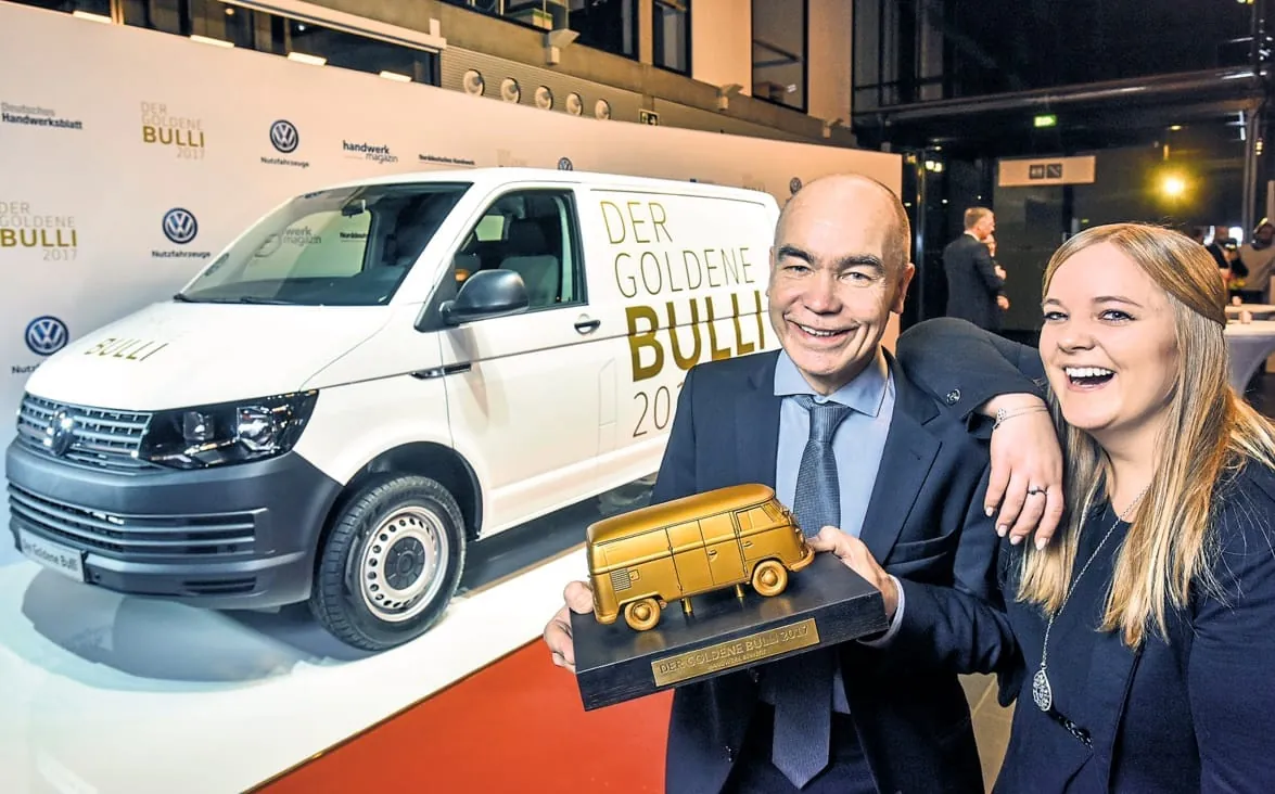 "Goldener Bulli" geht an Solarhandwerker
