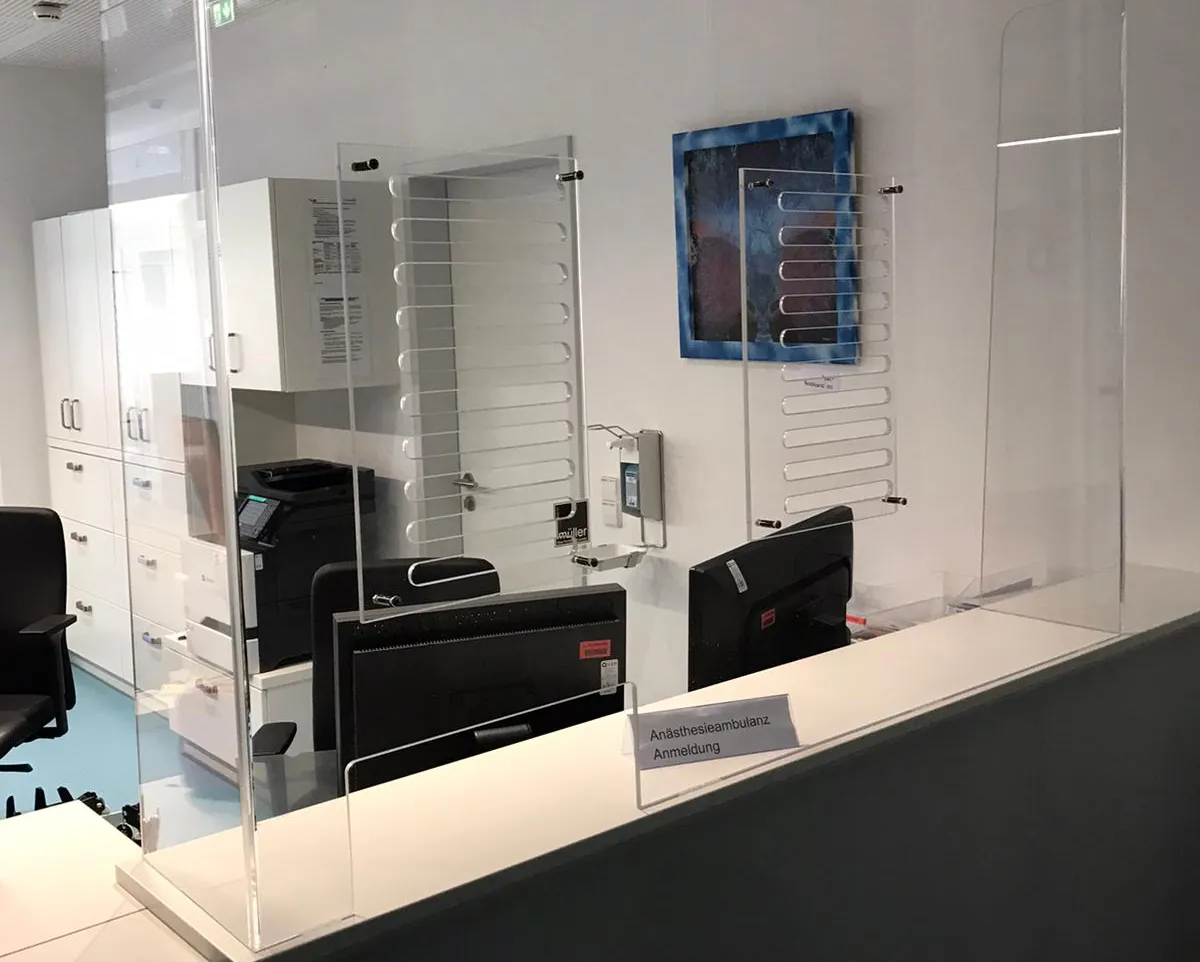 Hygieneschutzwand: Kleines Detail löst nerviges Problem