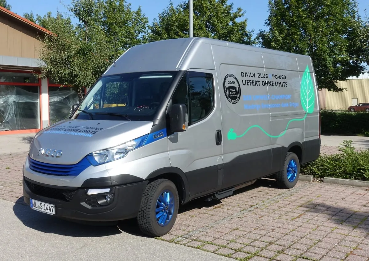 Im Iveco Daily mit Erdgasantrieb auf Tanktour