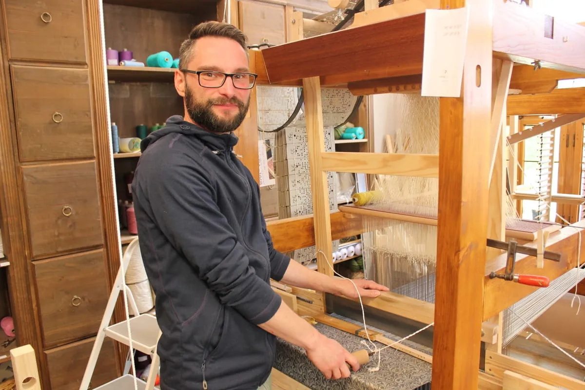 So arbeitet ein Handweber im Jahr 2019