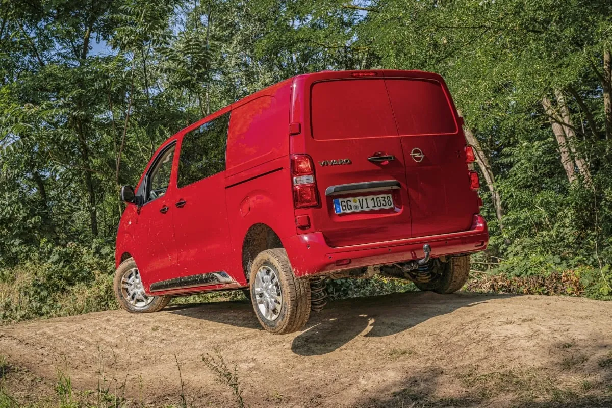 Opel Vivaro erstmals mit Allradantrieb