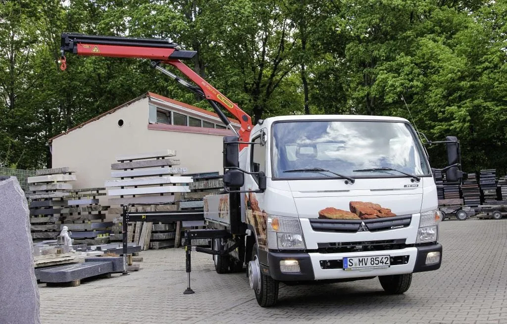 Fuso Canter als Gewichtheber
