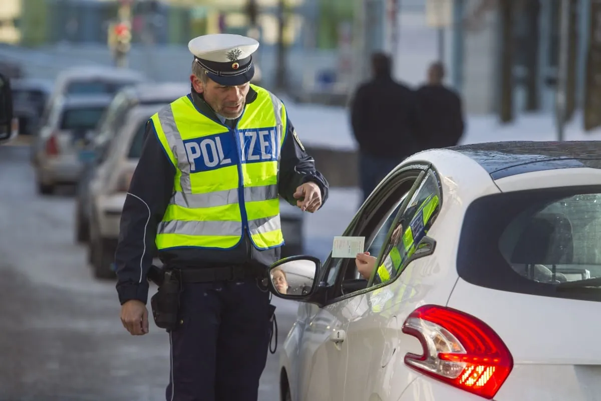 Vertrauen ist gut, Führerscheinkontrolle ist besser