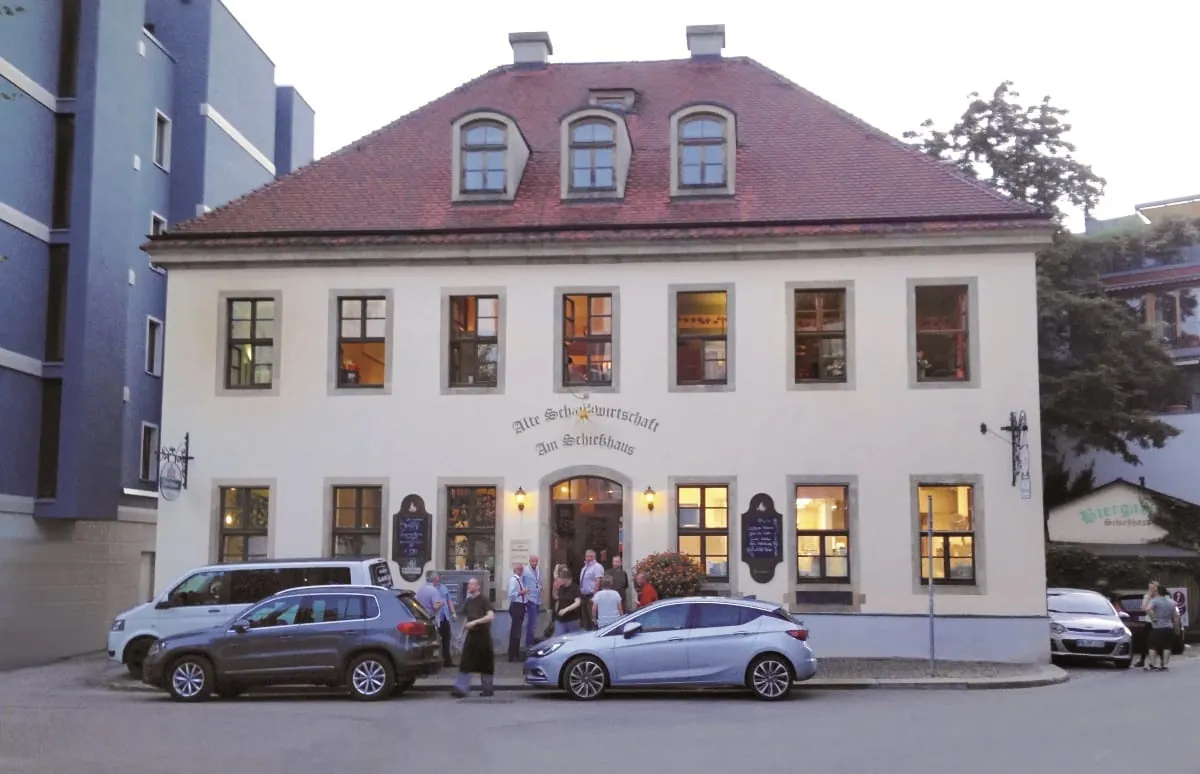 Zimmerer ziehen ins Schießhaus Dresden ein