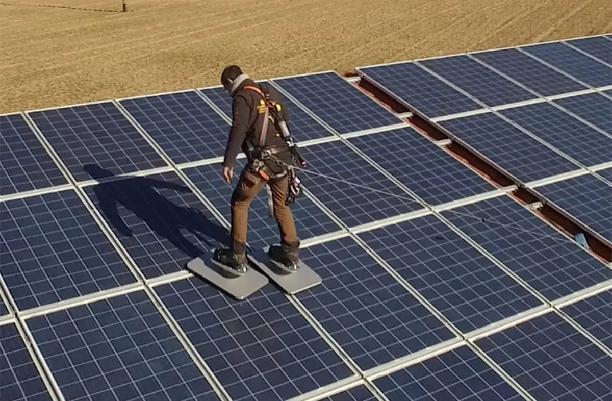 Photovoltaik: Zu Fuß über Module