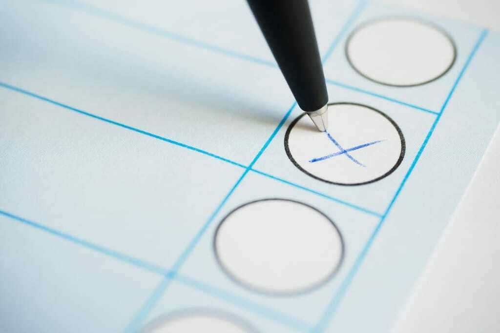 Wahlschein Kreuz wird gesetzt