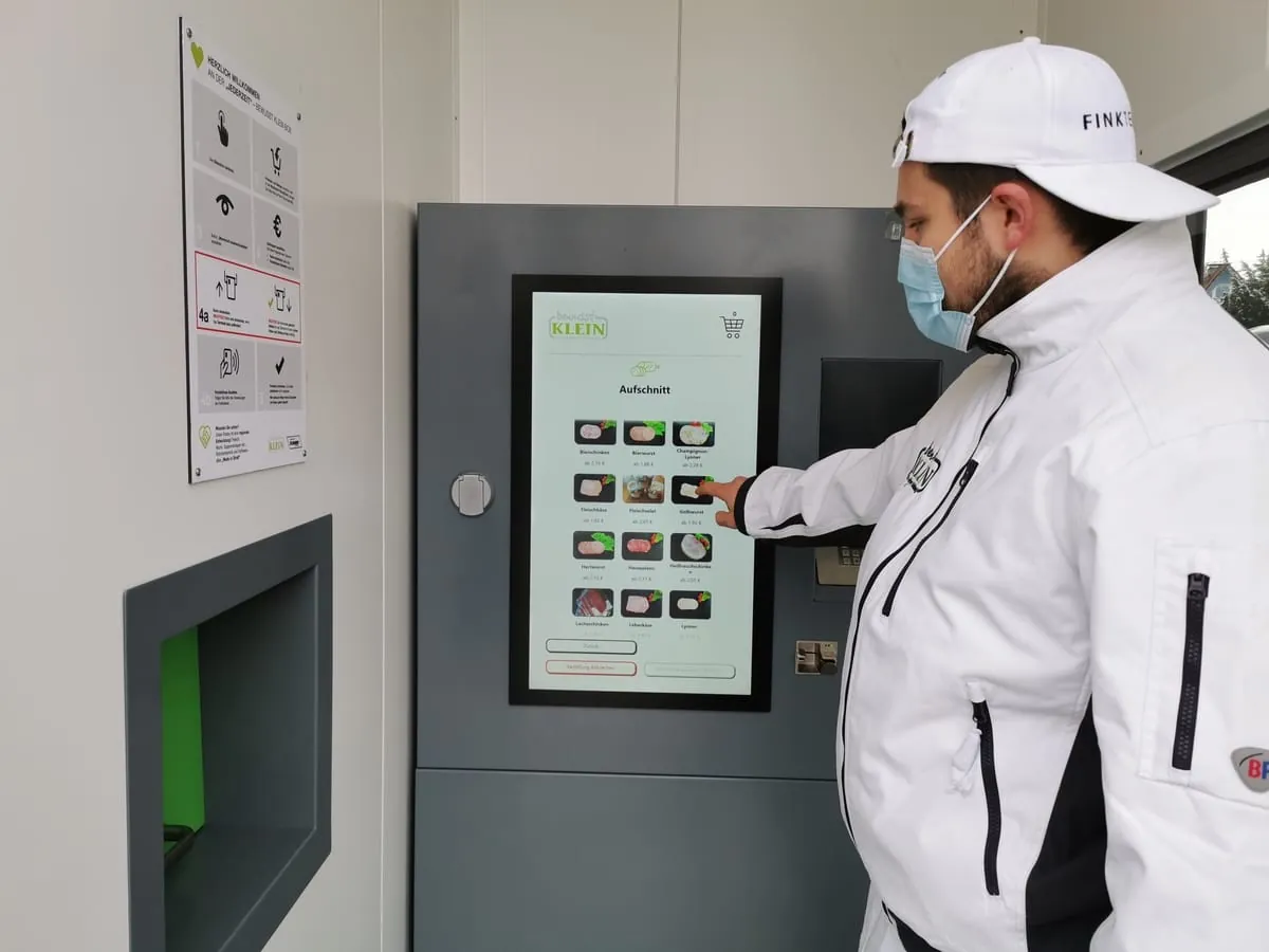 Warum die Kunden der Metzgerei Klein von einem Roboter bedient werden