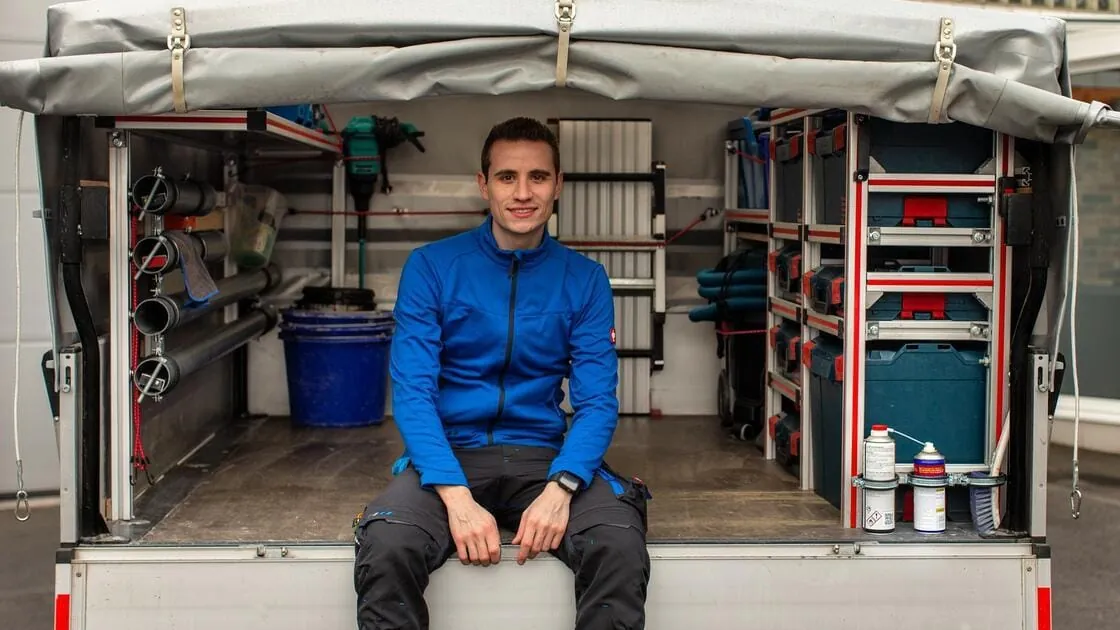 Plötzlich Instagram-Star: Fliesenlegermeister begeistert Millionen