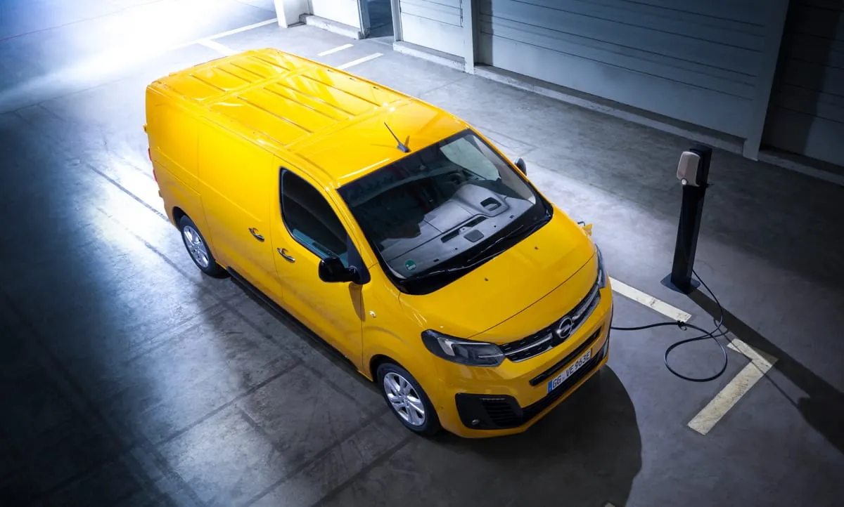 Opel e-Vivaro zum Transporter des Jahres gekürt