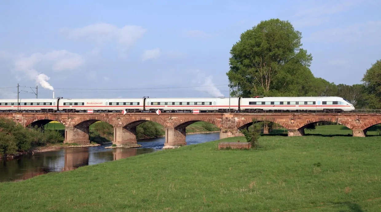 Bahnreisen über Google Maps buchen