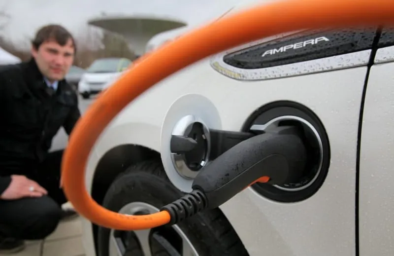 Sprit-Rekordpreise helfen E-Autos