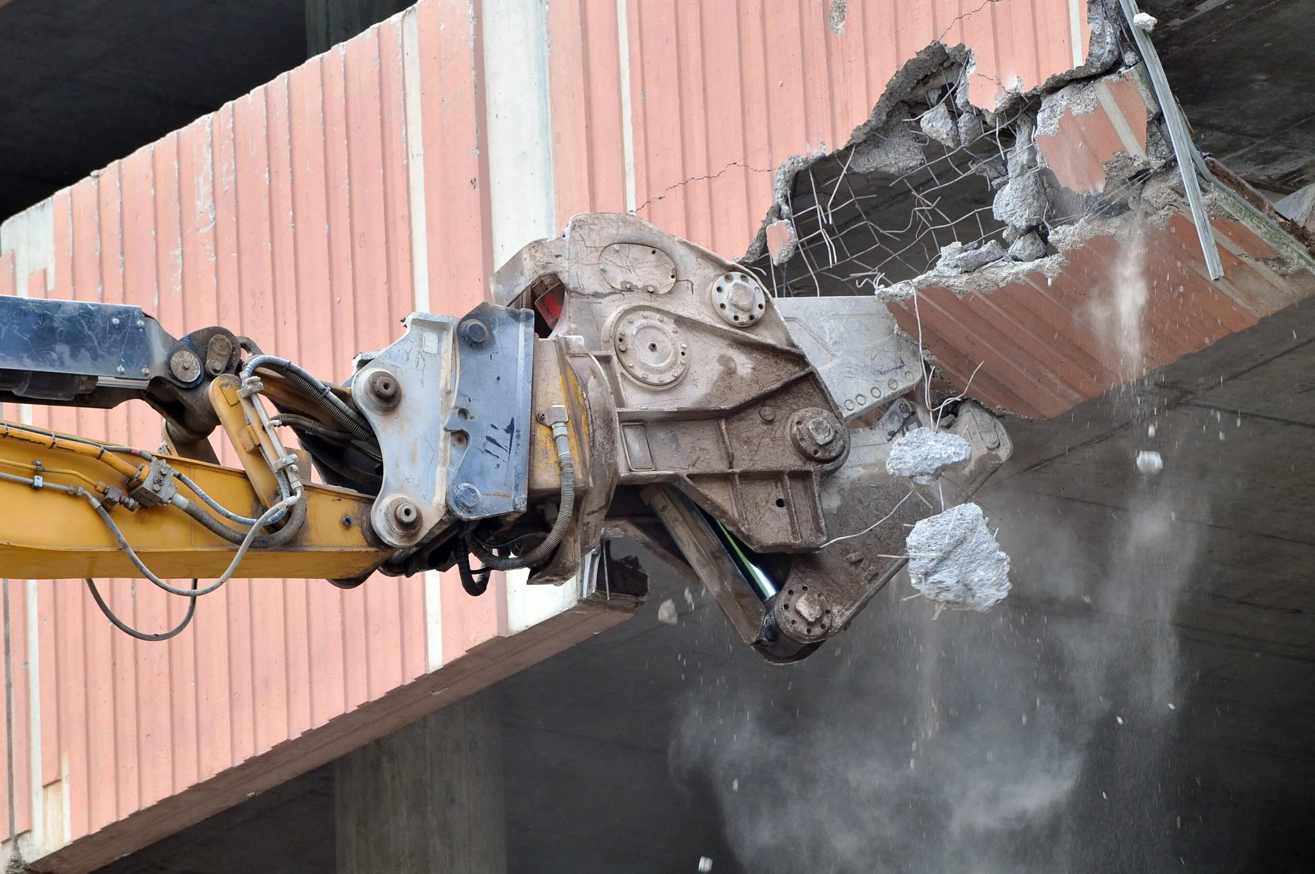 Weniger Aufträge, mehr Beschäftigte