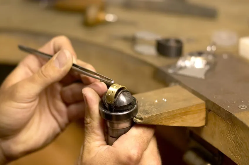 Schmuckdesign: Kunst oder Handwerk?