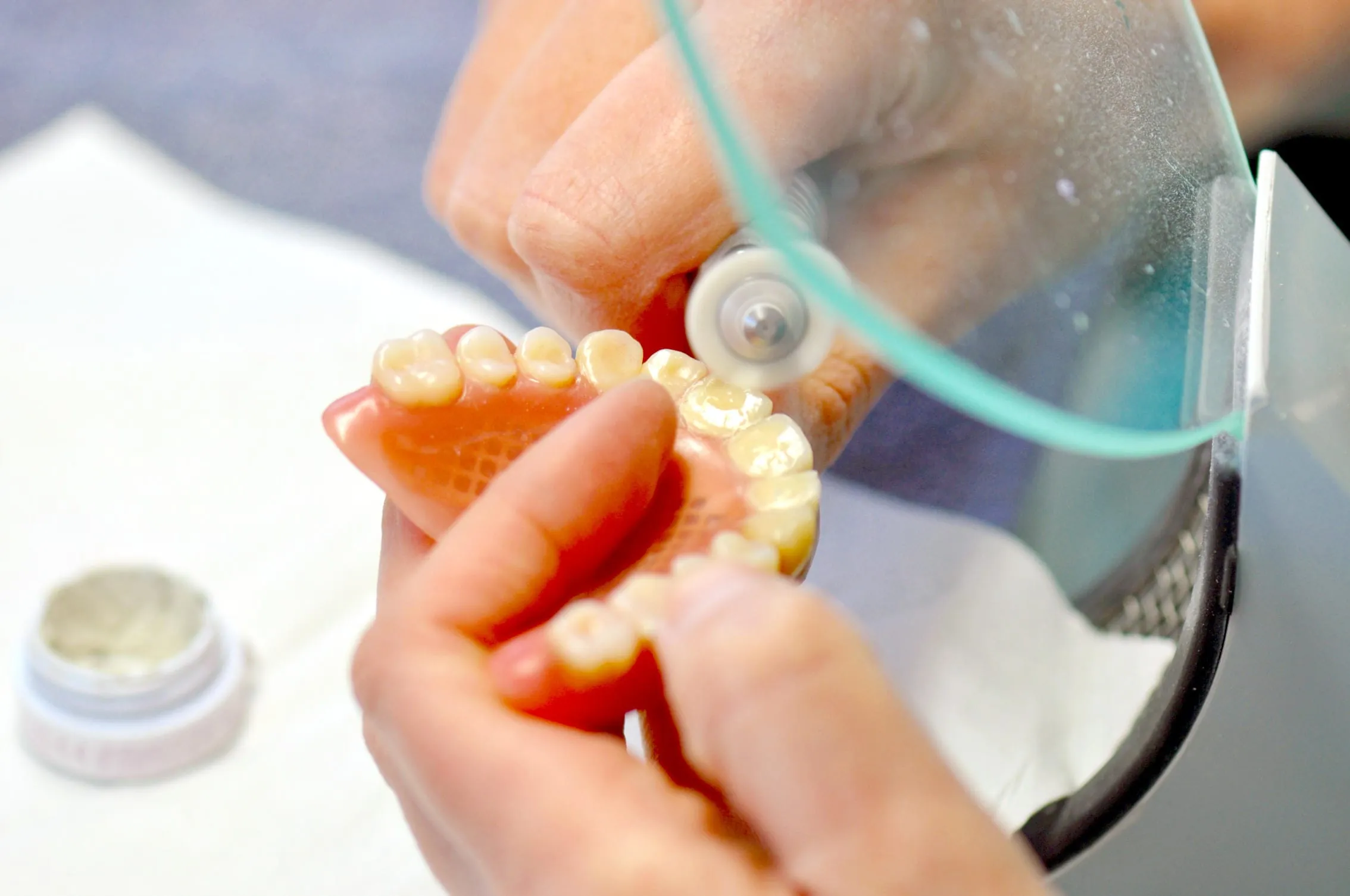 Zahntechnik: Verband fordert angemessene Bezahlung