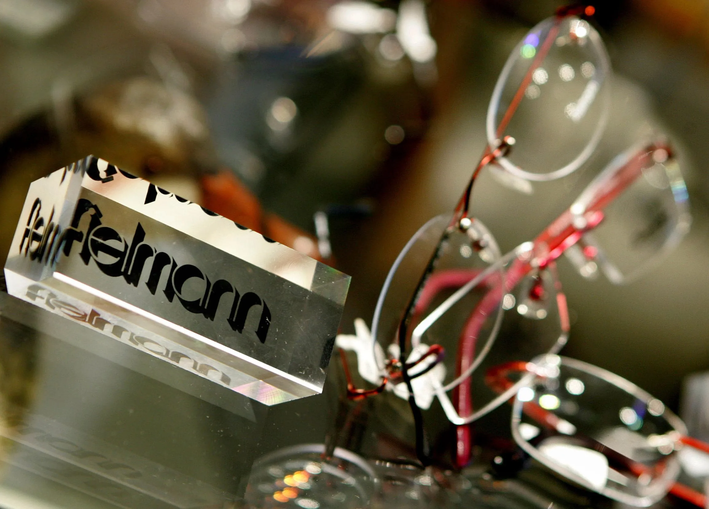 Fielmann verkauft 2011 fast sieben Millionen Brillen