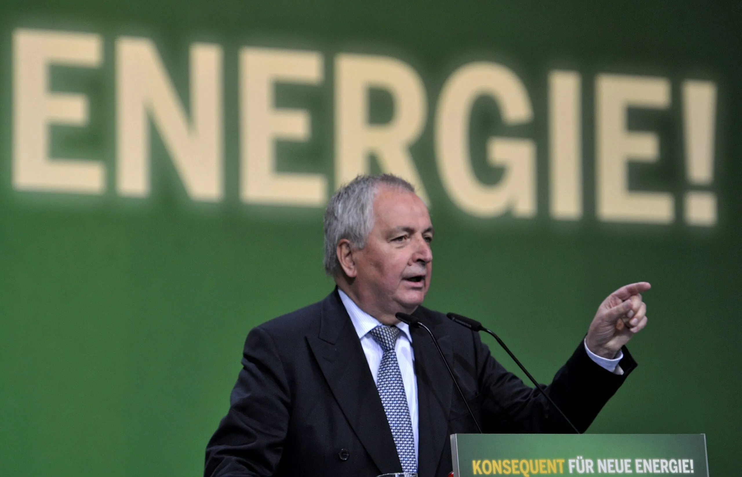 Töpfer: "Mit der Energiewende hapert es"