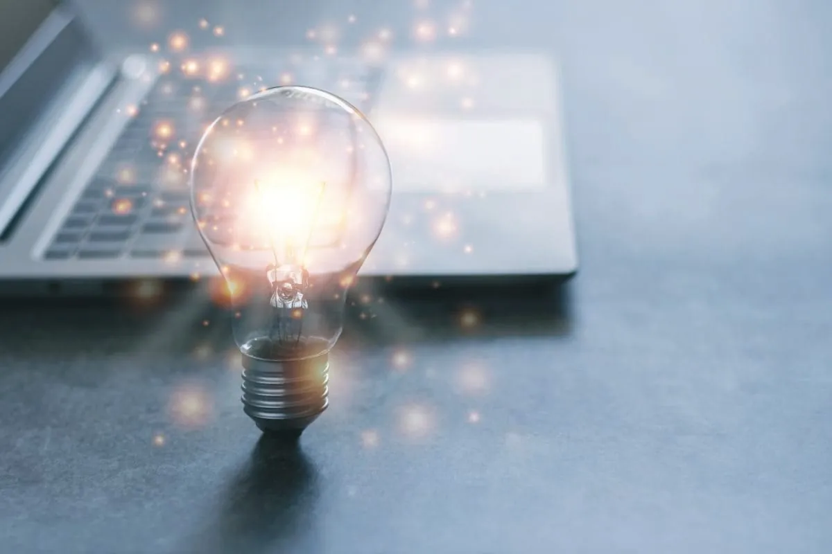 Arbeitnehmer oder Arbeitgeber: Wer zahlt die Weiterbildung?