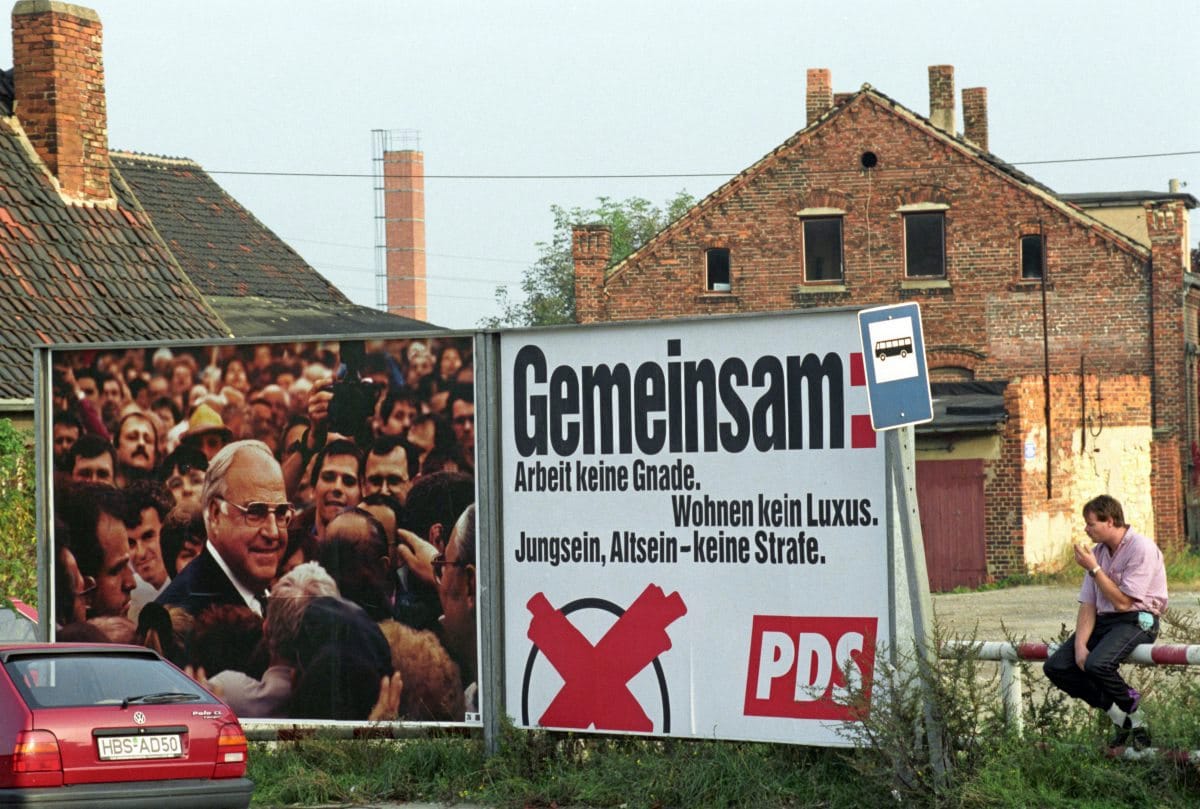 PDS- und CDU-Wahlplakat nebeneinander in Halberstadt