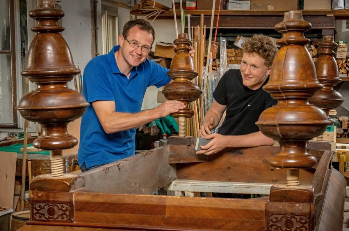 Marco Lohmann mit seinem Lehrling Franz Müller