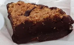 Nussecke "Erdnuss-Salz-Karamell" von Meister Küfner