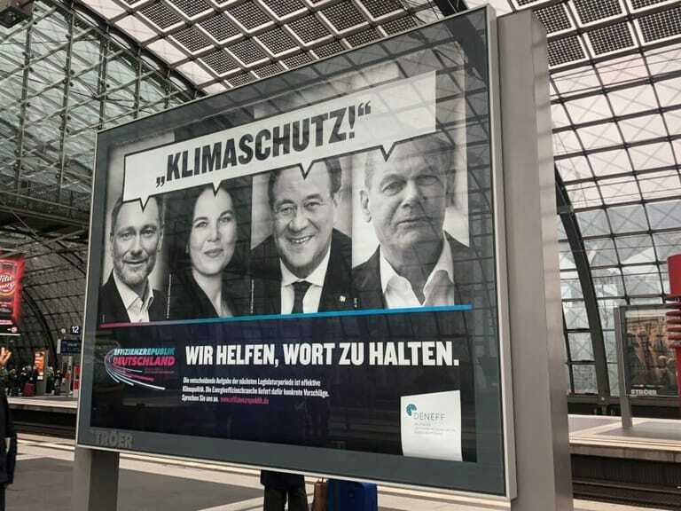 Plakataktion erinnert an Wahlversprechen