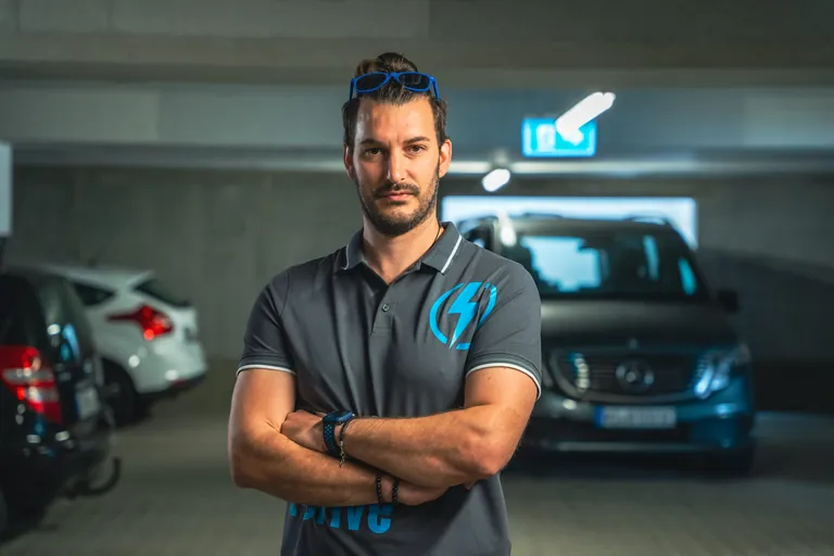 Andreas Etterer in Tiefgarage.