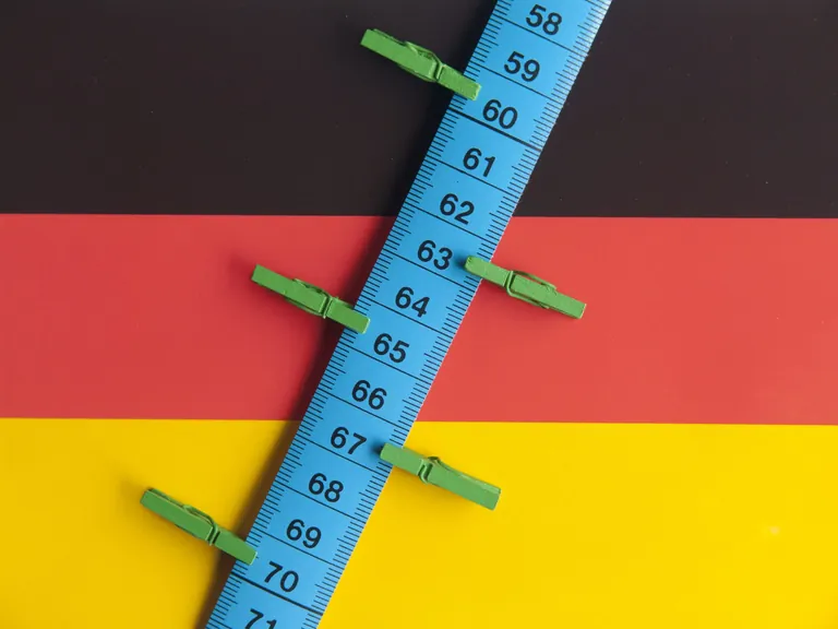 Ma&szlig;band mit Zahlen von 63 bis 70.