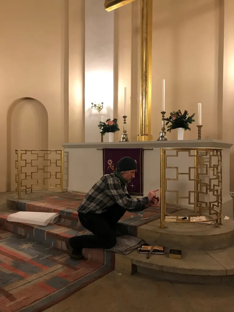 Vergoldung des Altargel&auml;nders