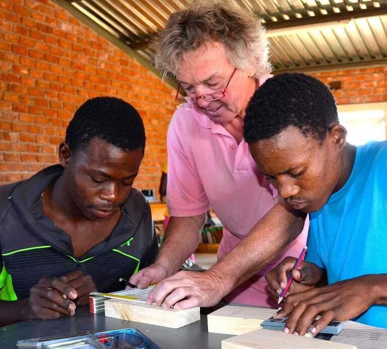 Schreinerkenntnisse weitergeben