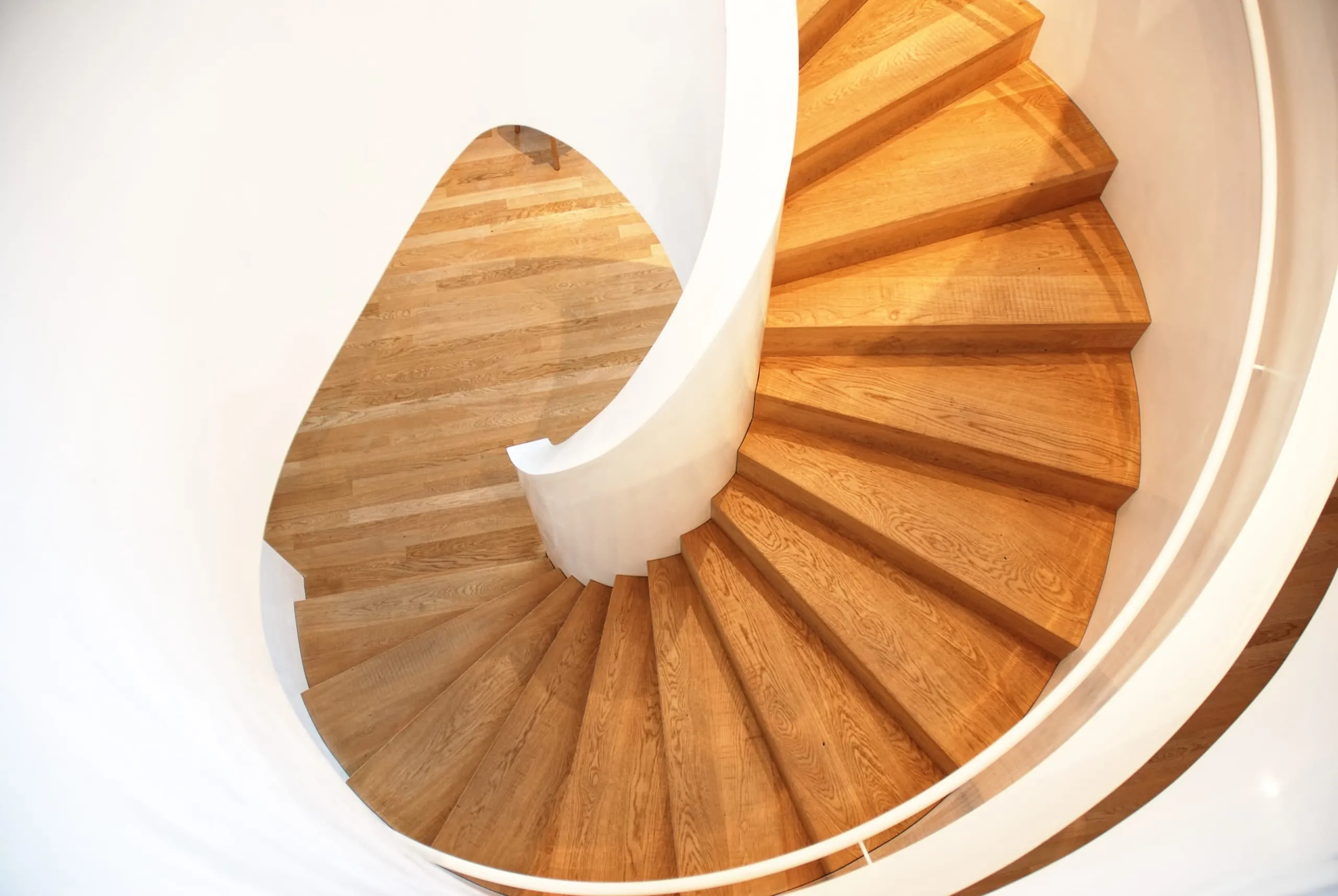 Sturz zwischen Bett und Home-Office ist Arbeitsunfall