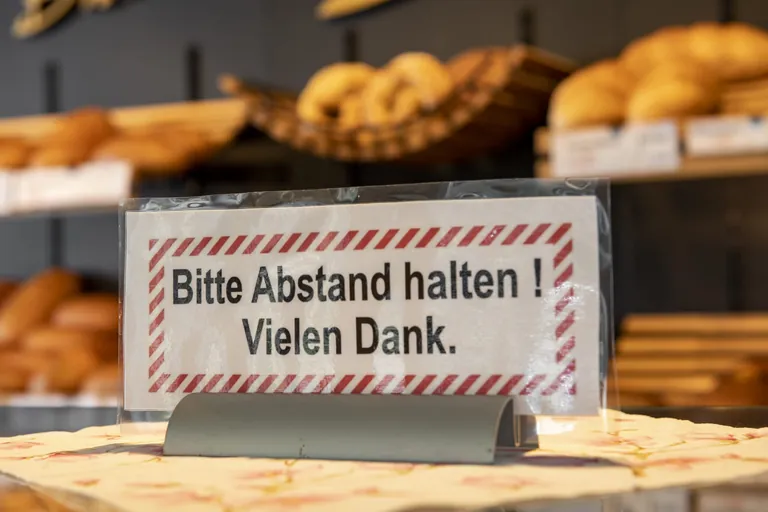 Corona-Sicherheitsma&szlig;nahmen in einer B&auml;ckerei