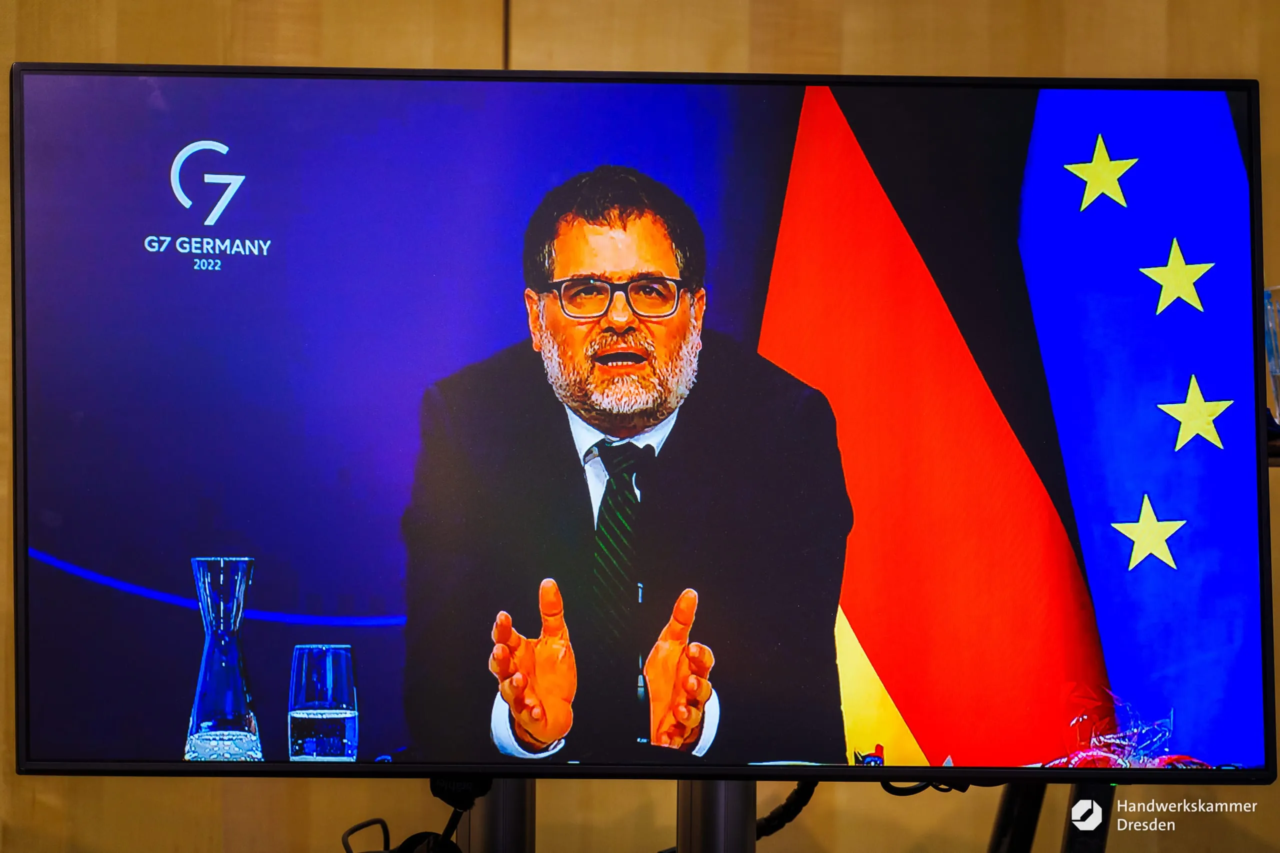 Kanzleramtsminister verteidigt Anhebung des Mindestlohns