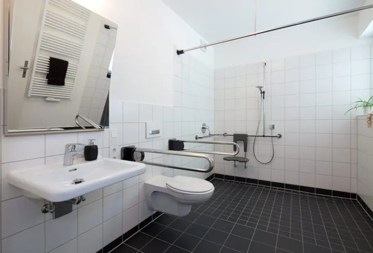 Altersgerechtes Bad ohne Barrieren.