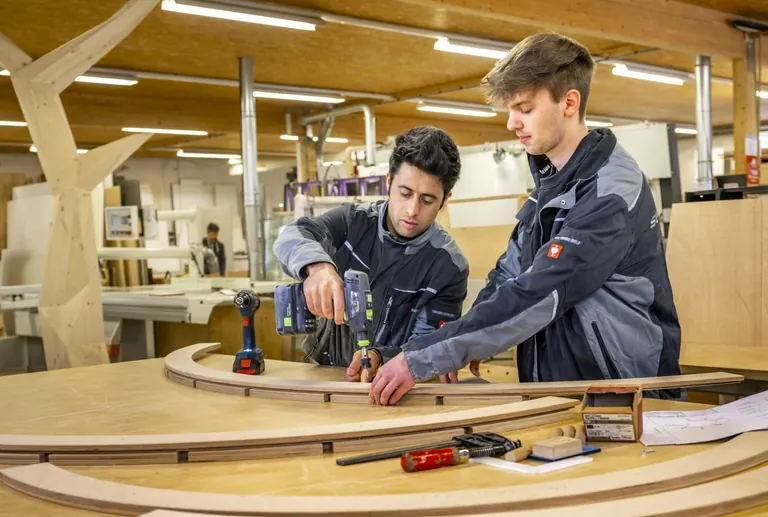 Tischler-Azubis bei Seiwo