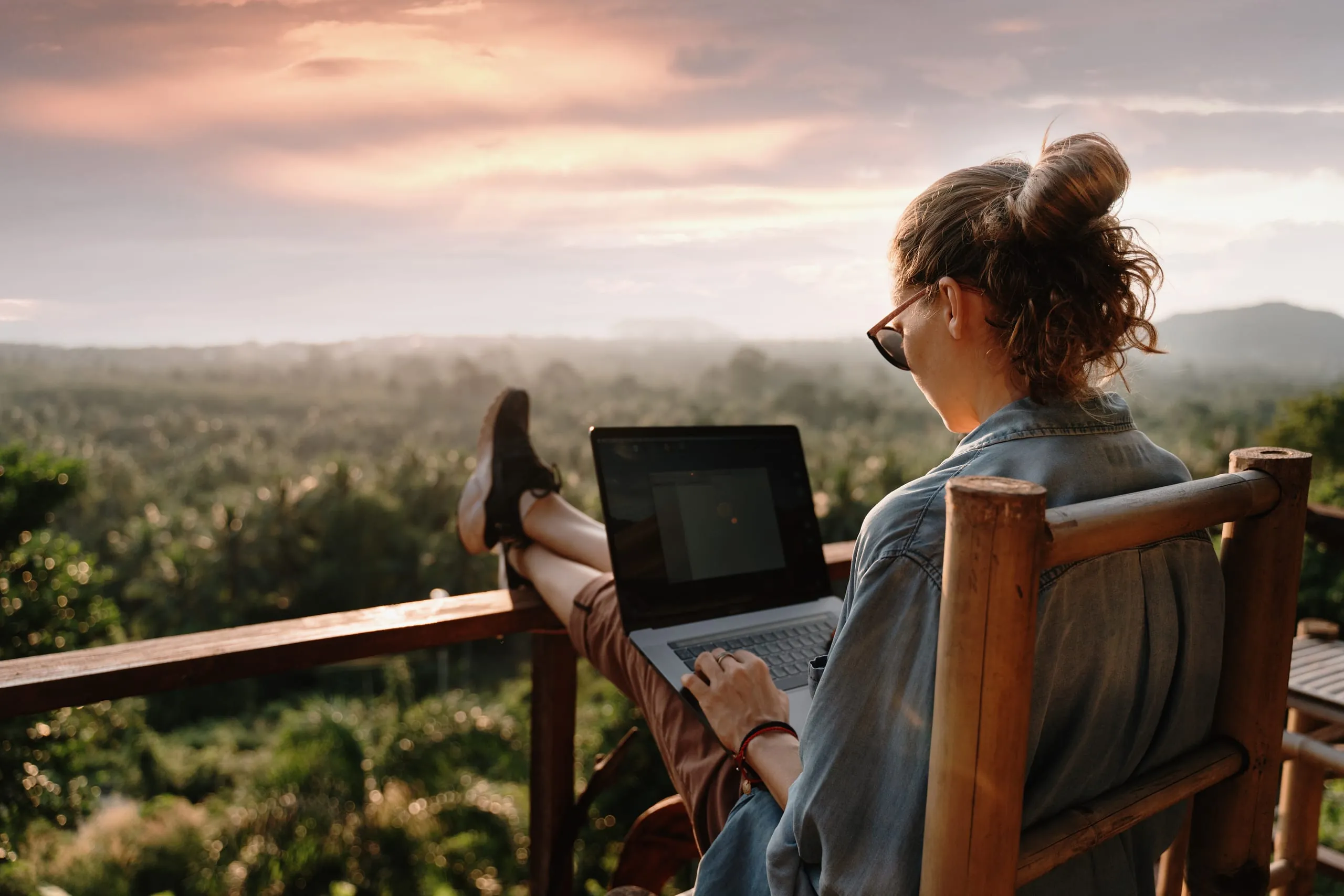 Workation: Rechtliches zum Arbeiten im Urlaub