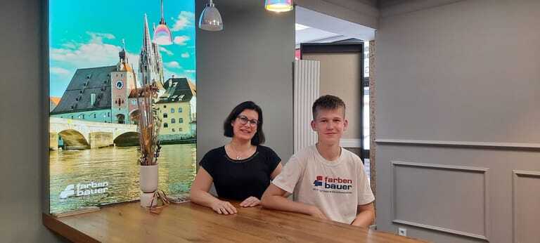 Geschäftsführerin und Azubi