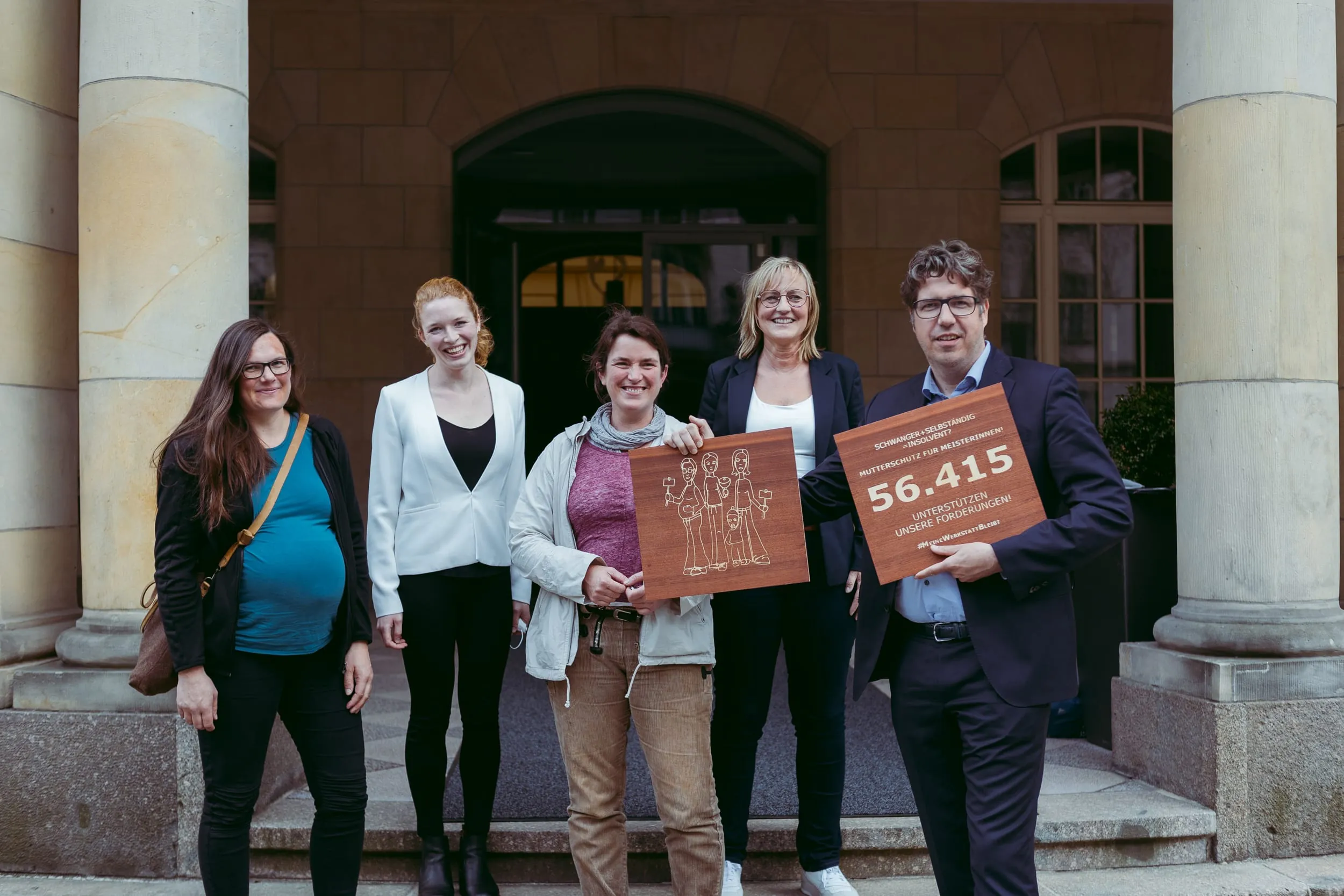 Selbstständig und schwanger: Soziale Absicherung ist unzureichend