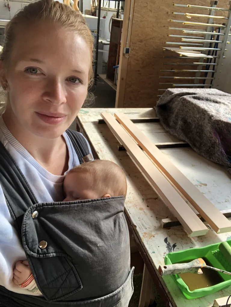 Schreinermeisterin in Werkstatt