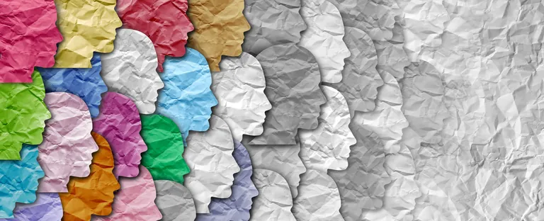 Bunte K&ouml;pfe auf Papier