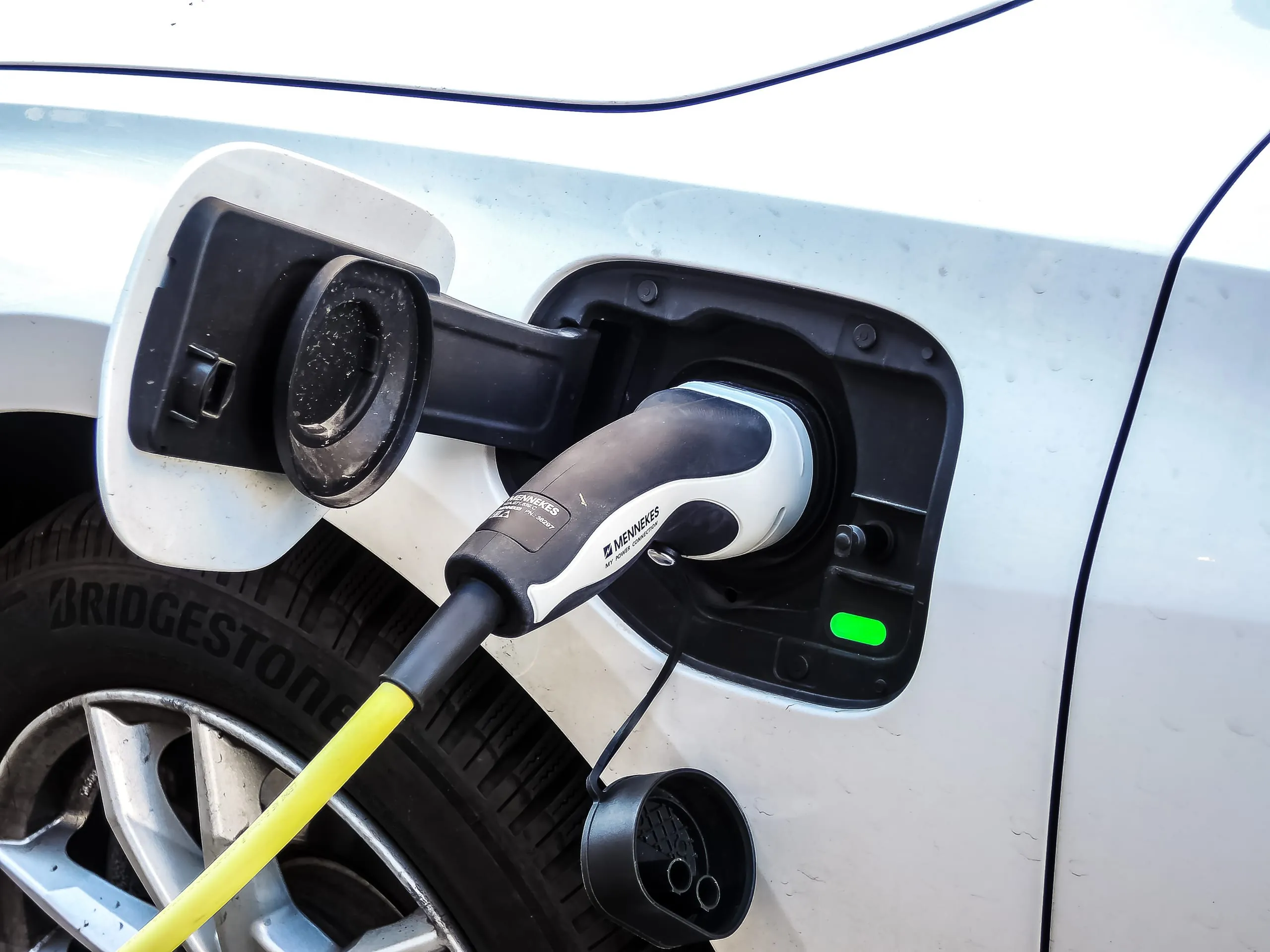 E-Auto: Bedachtes Laden schont die Batterie