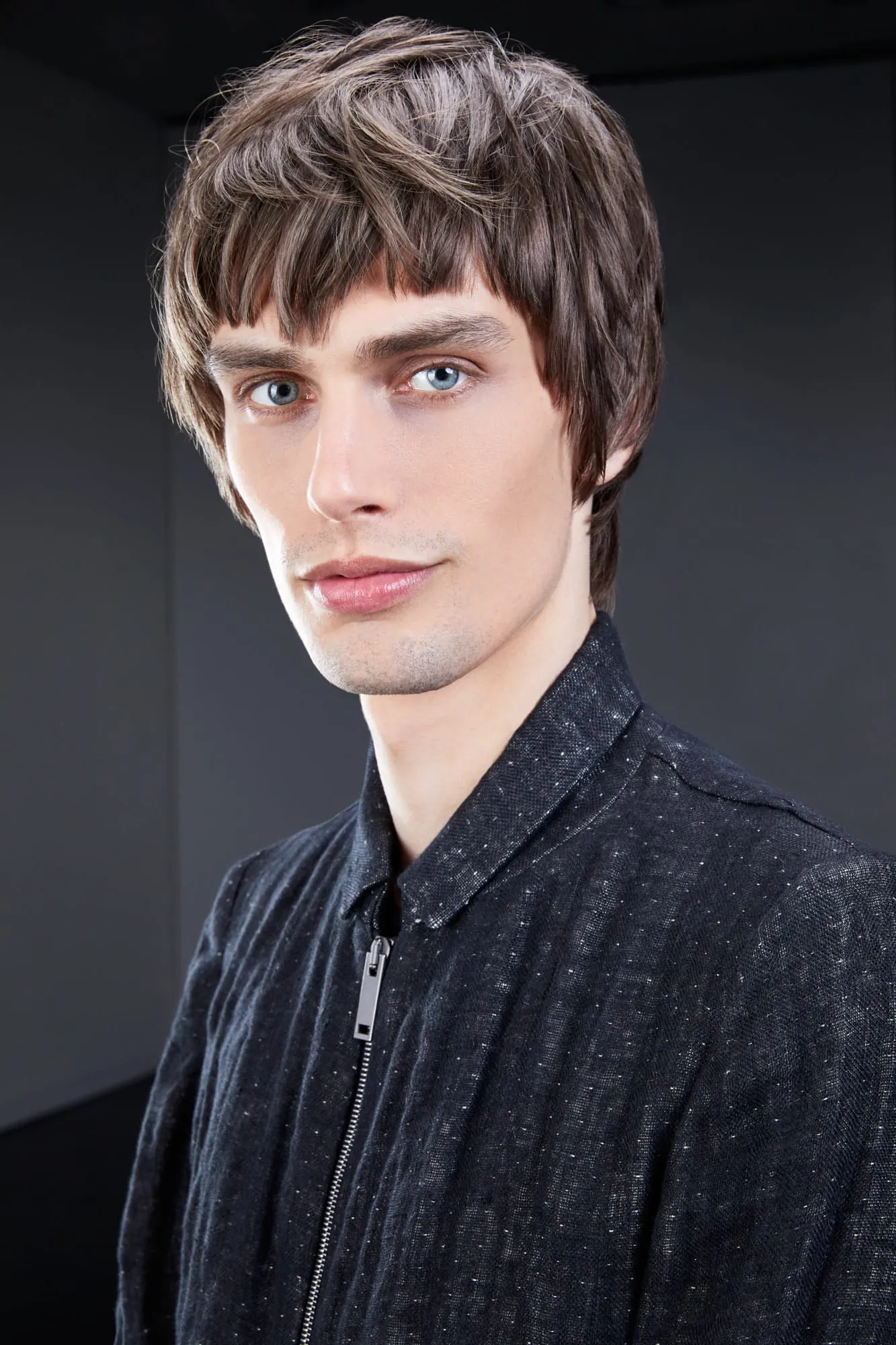 Frontrow Haarschnitt